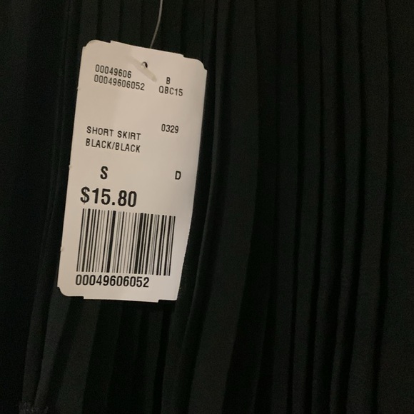 NWT Forever 21 size small black lace skirt - Picture 2 of 4